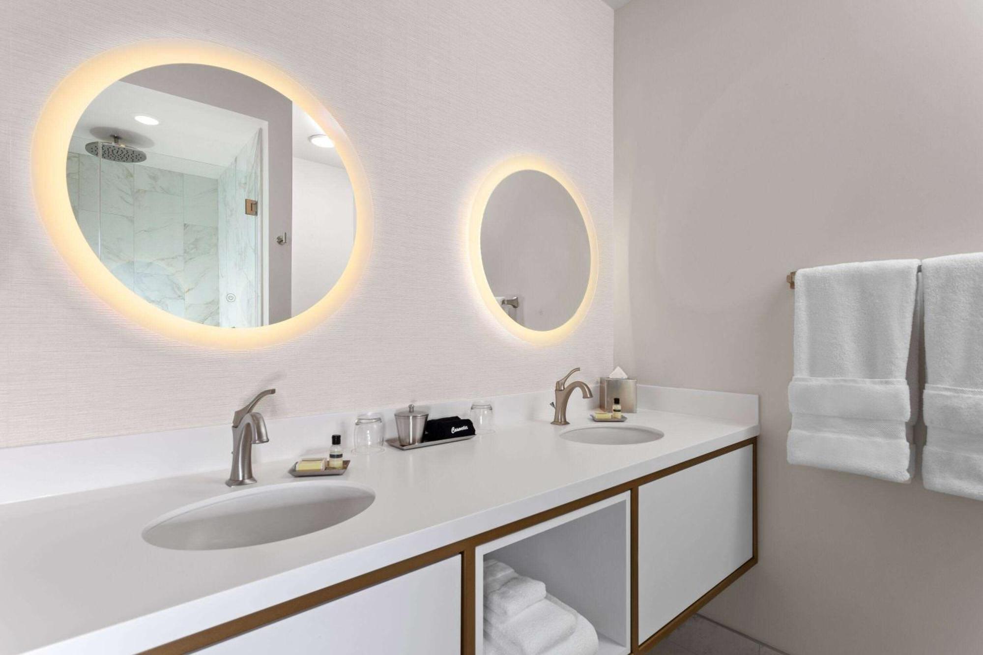 Legacy Hotel, Trademark Collection By Wyndham Green Bay Esterno foto